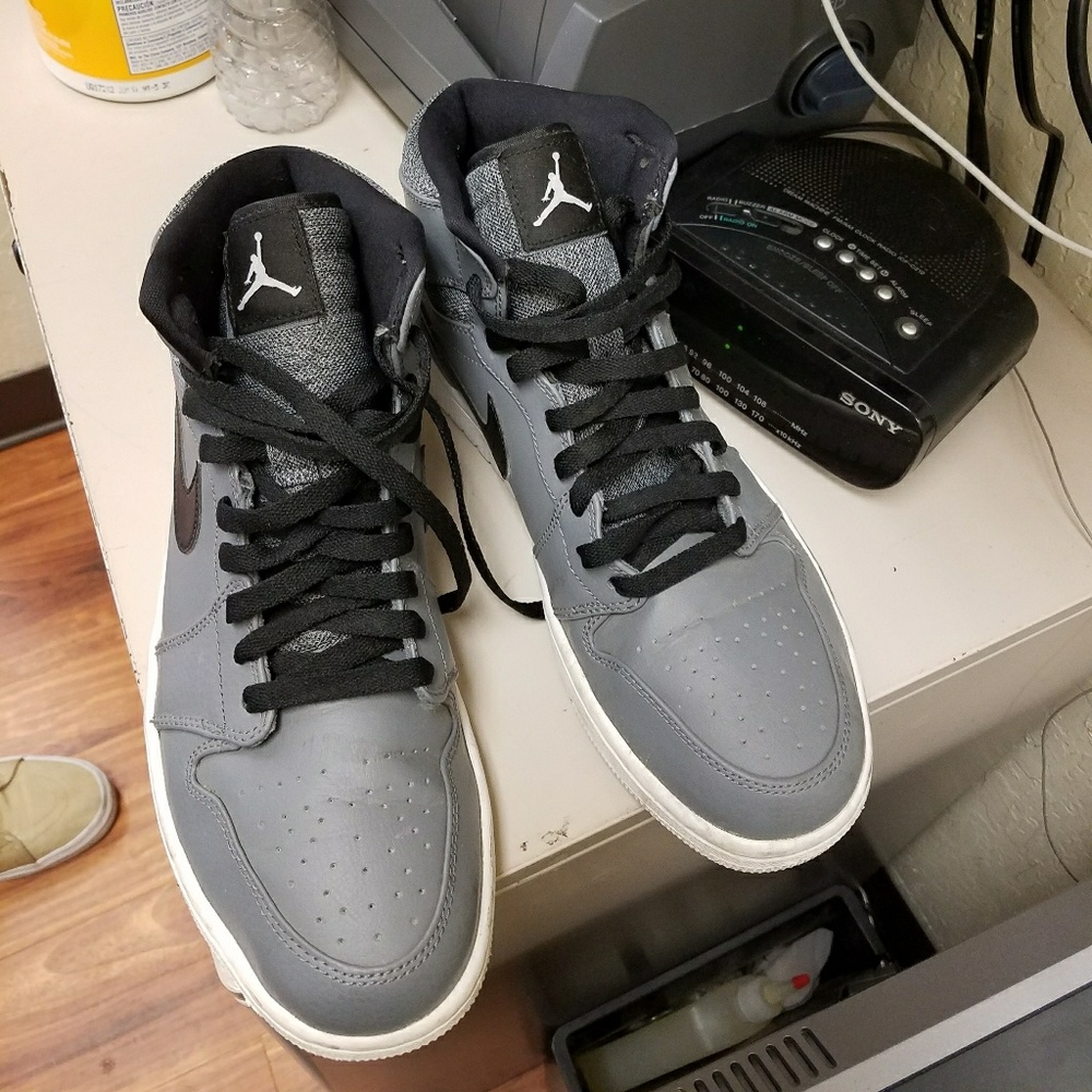 Air Jordan 1 retros "rare air"